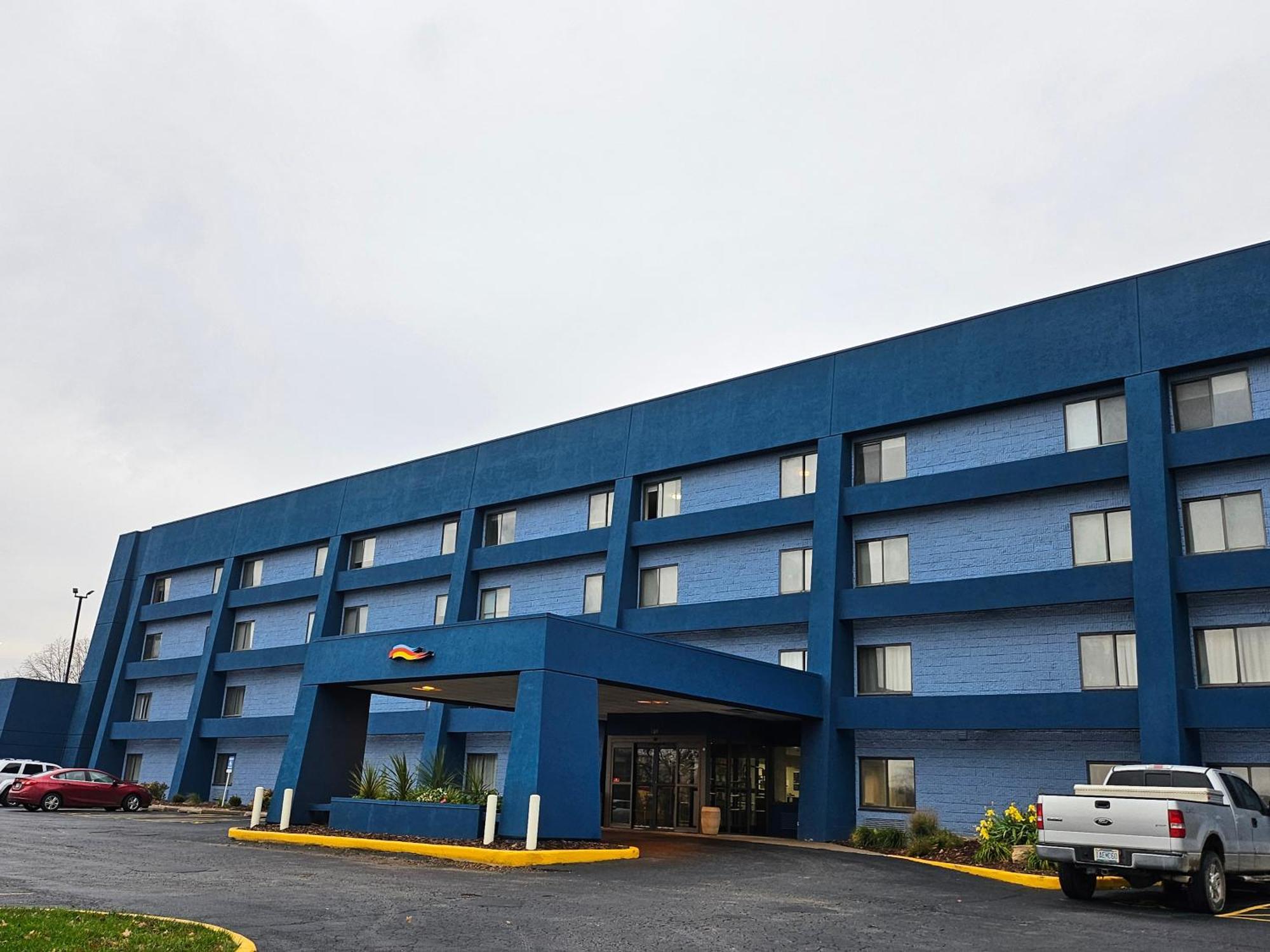 Days Inn By Wyndham Дейвънпорт Екстериор снимка