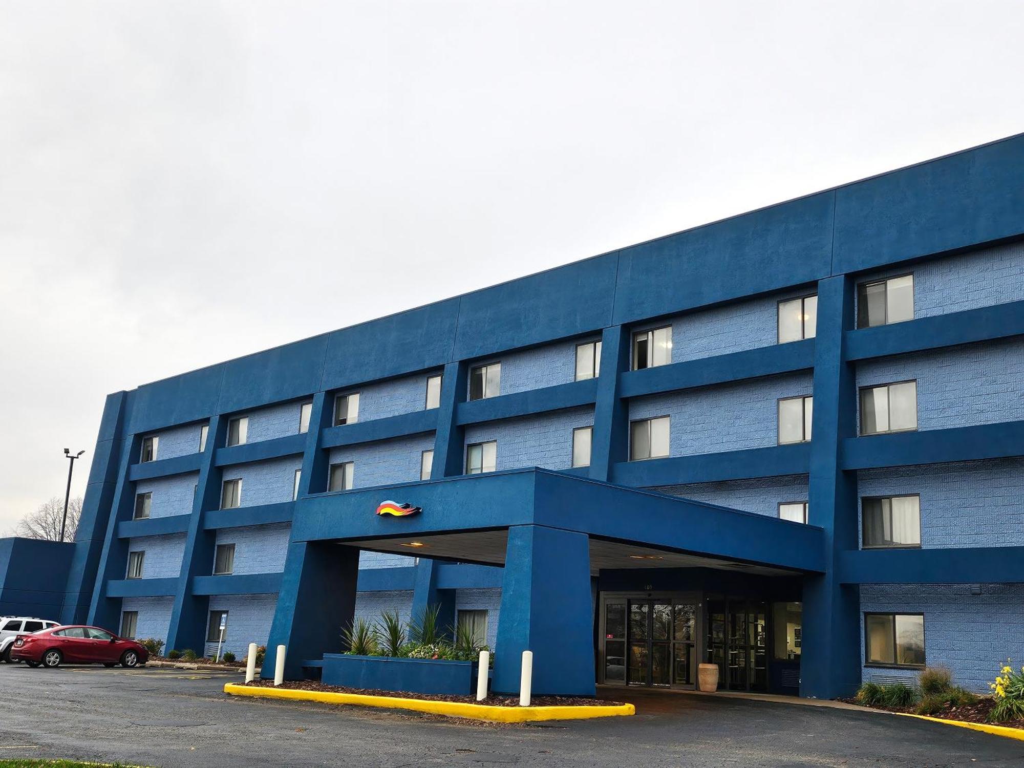Days Inn By Wyndham Дейвънпорт Екстериор снимка